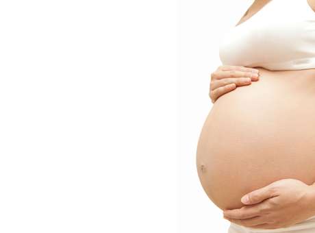 A ureia, usada em hidratantes, é proibida para mulheres grávidas, pois penetra profundamente na pele e tem capacidade de atravessar a placenta